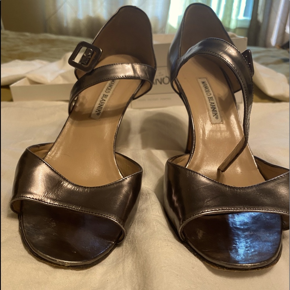 Women’s Manolo Blahnik open toe sandals size 40